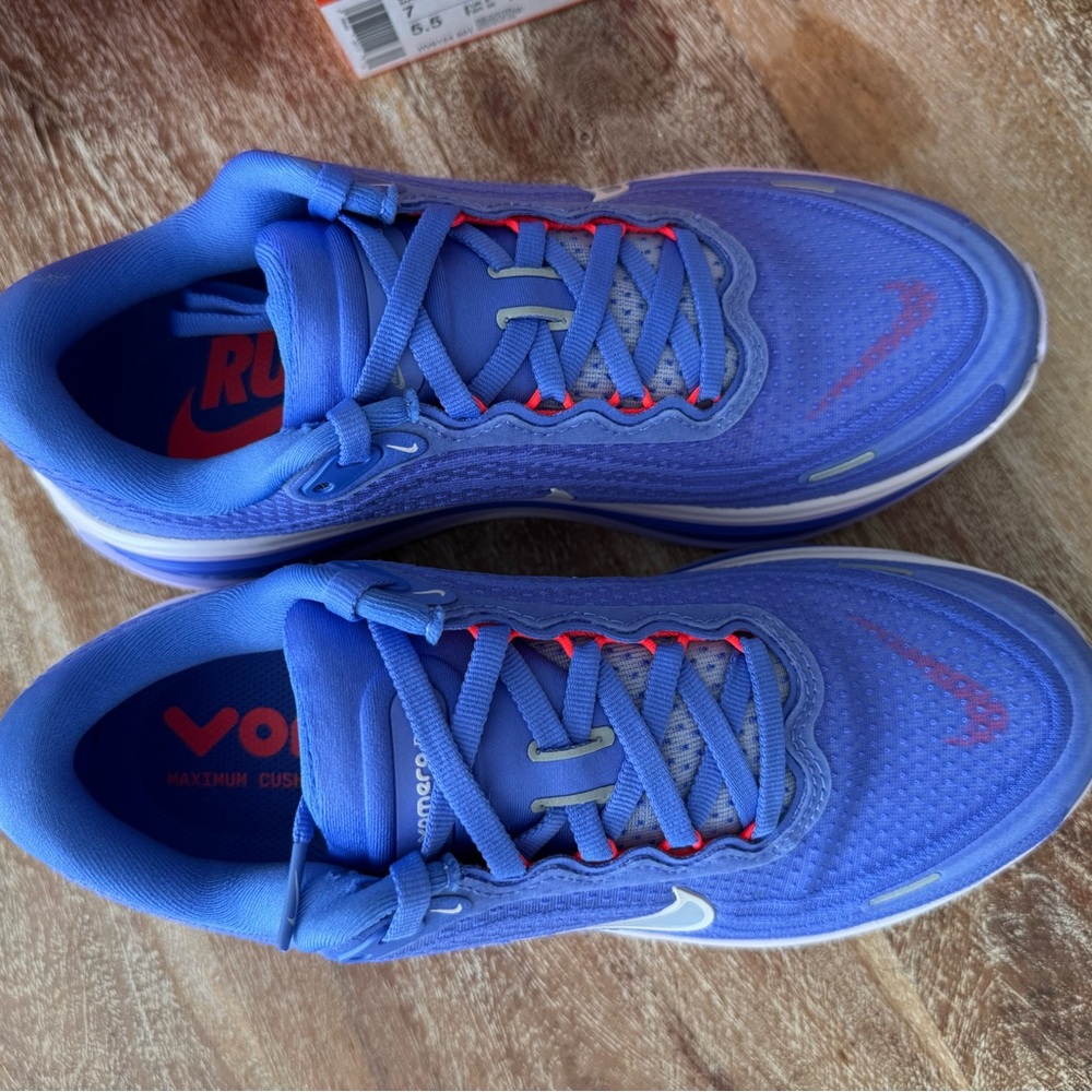 NWT Women’s Nike Vomero Plus 7 - Picture 4 of 8